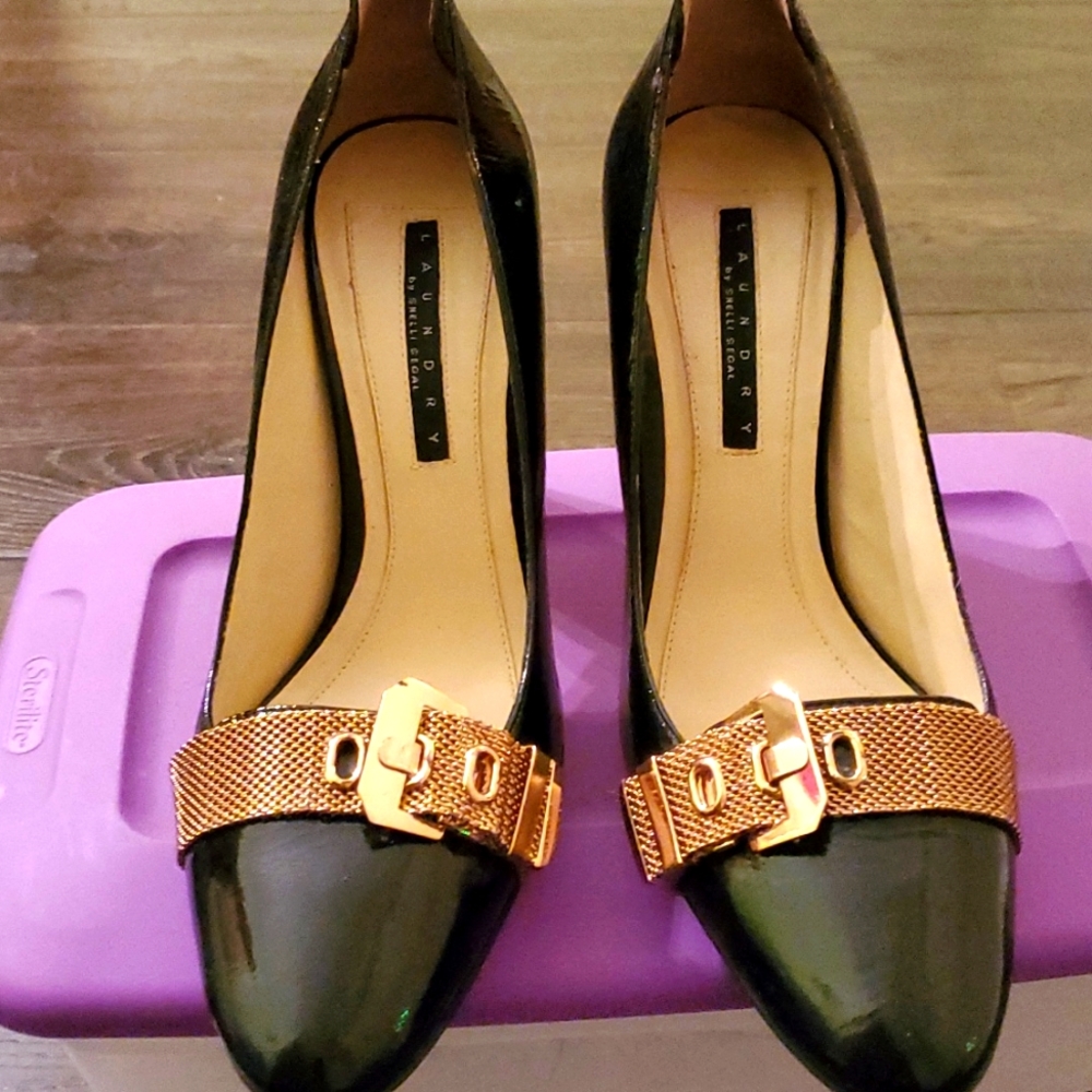 Shoe